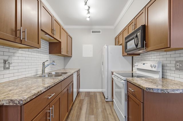 3909 Whitland Ave Apt 202, Nashville, TN 37205