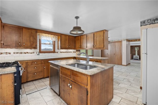 39738 Banks Road, Grafton, OH 44044