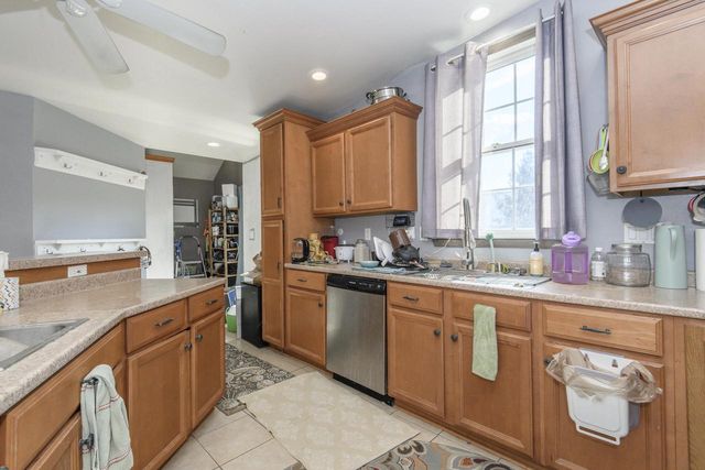 471 W South STREET, Oconomowoc, WI 53066