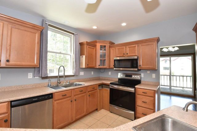 471 W South STREET, Oconomowoc, WI 53066