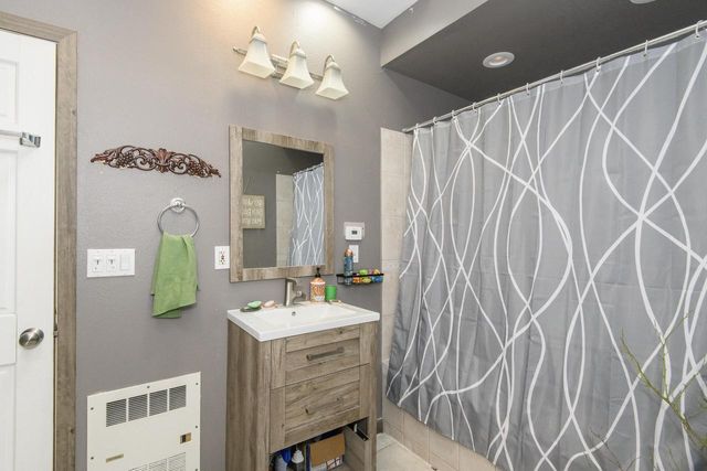 471 W South STREET, Oconomowoc, WI 53066