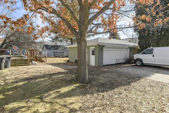 471 W South STREET, Oconomowoc, WI 53066