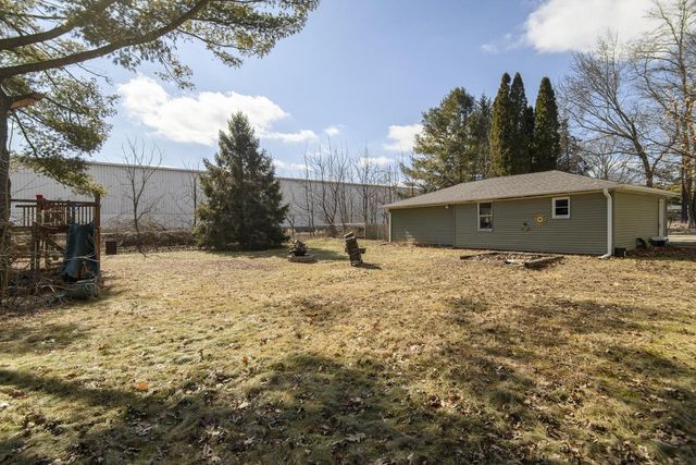 471 W South STREET, Oconomowoc, WI 53066