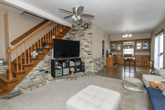 471 W South STREET, Oconomowoc, WI 53066