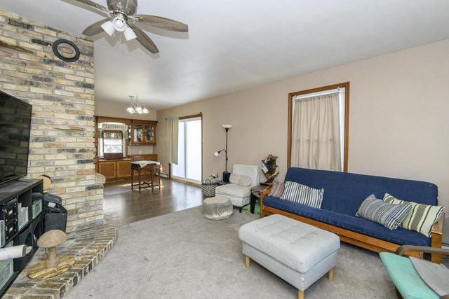 471 W South STREET, Oconomowoc, WI 53066