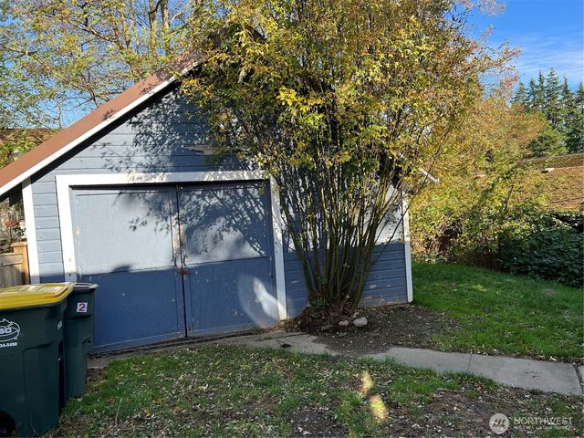 1205 E Maple Street, Bellingham, WA 98225