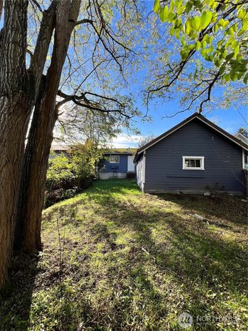 1205 E Maple Street, Bellingham, WA 98225