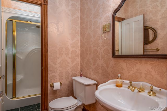 124 Glynlakes Drive, Pike Road, AL 36064