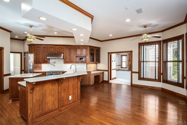 124 Glynlakes Drive, Pike Road, AL 36064