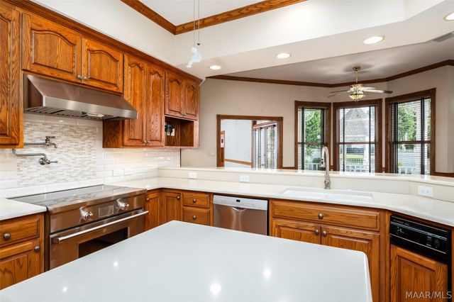 124 Glynlakes Drive, Pike Road, AL 36064