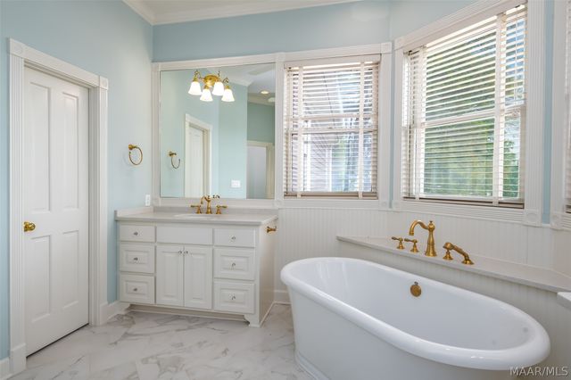 124 Glynlakes Drive, Pike Road, AL 36064