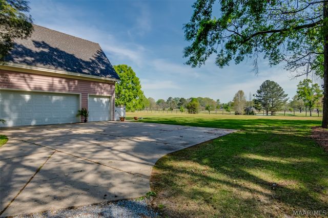 124 Glynlakes Drive, Pike Road, AL 36064