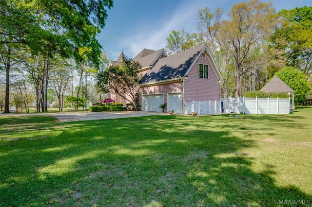 124 Glynlakes Drive, Pike Road, AL 36064