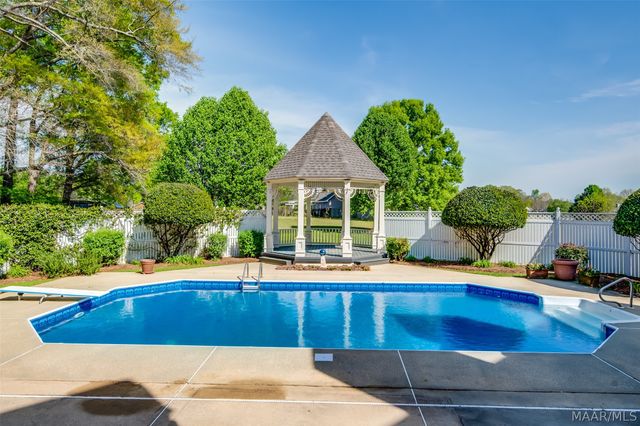 124 Glynlakes Drive, Pike Road, AL 36064