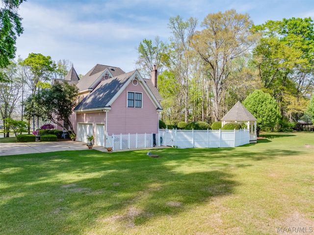 124 Glynlakes Drive, Pike Road, AL 36064