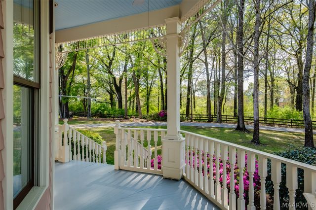 124 Glynlakes Drive, Pike Road, AL 36064