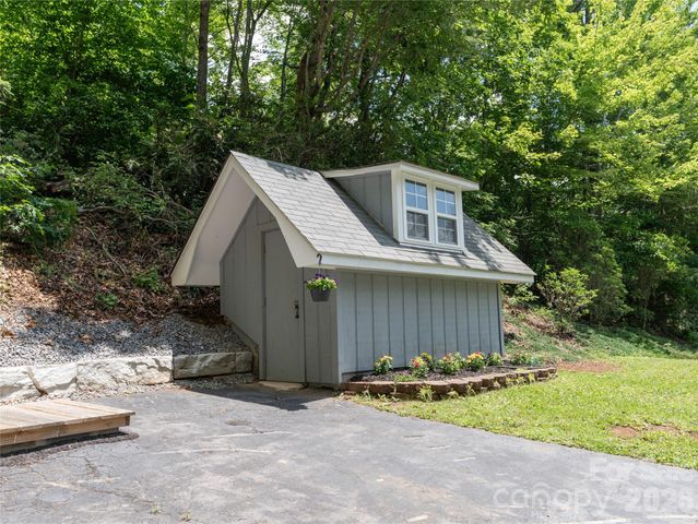 45 Mountain View Avenue, Black Mountain, NC 28711
