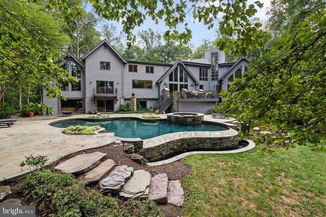 536 SPRINGVALE RD, Great Falls, VA 22066
