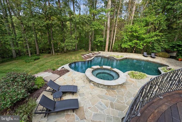 536 SPRINGVALE RD, Great Falls, VA 22066