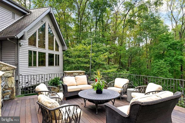 536 SPRINGVALE RD, Great Falls, VA 22066