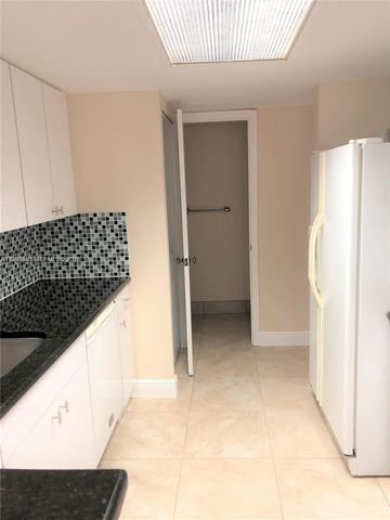 15820 SW 91st Ct C, Palmetto Bay, FL 33157