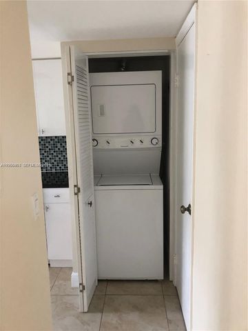 15820 SW 91st Ct C, Palmetto Bay, FL 33157