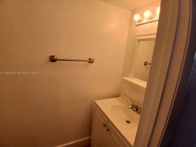 15820 SW 91st Ct C, Palmetto Bay, FL 33157