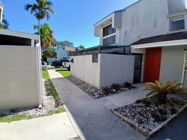 15820 SW 91st Ct C, Palmetto Bay, FL 33157