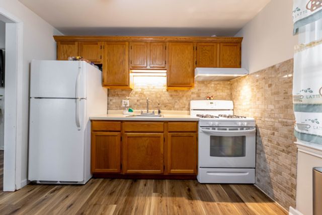 1617 Glenwood Avenue, Joliet, IL 60435