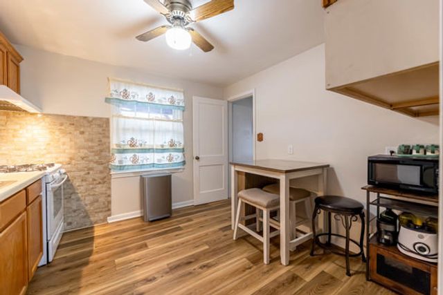 1617 Glenwood Avenue, Joliet, IL 60435