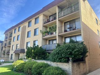 5447 W Lawrence Avenue 301, Chicago, IL 60630