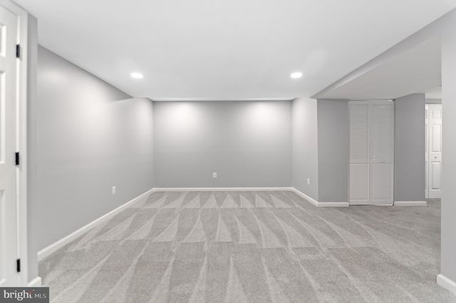 8203 FERNHAM LN, District Heights, MD 20747