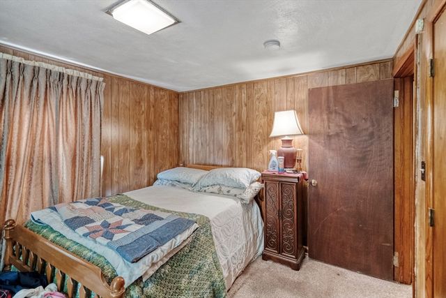 5 Kerry Dr, Springfield, MA 01118
