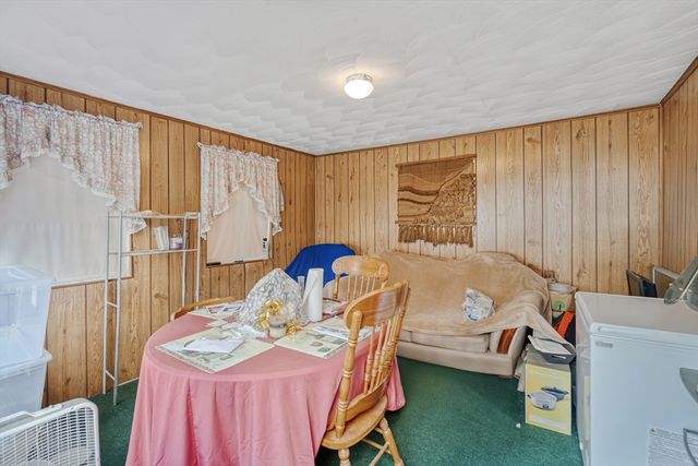 5 Kerry Dr, Springfield, MA 01118