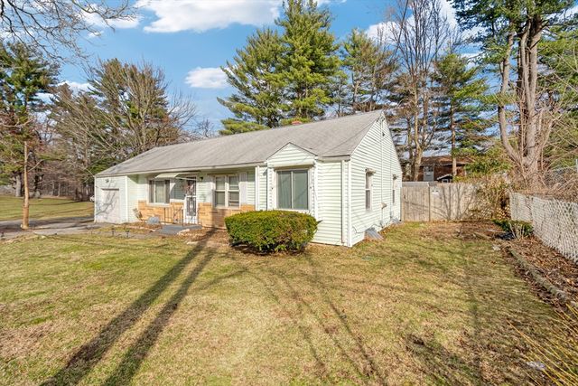 5 Kerry Dr, Springfield, MA 01118