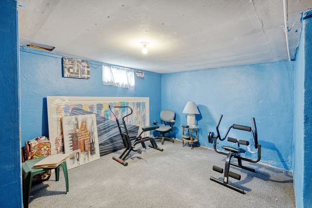 5 Kerry Dr, Springfield, MA 01118