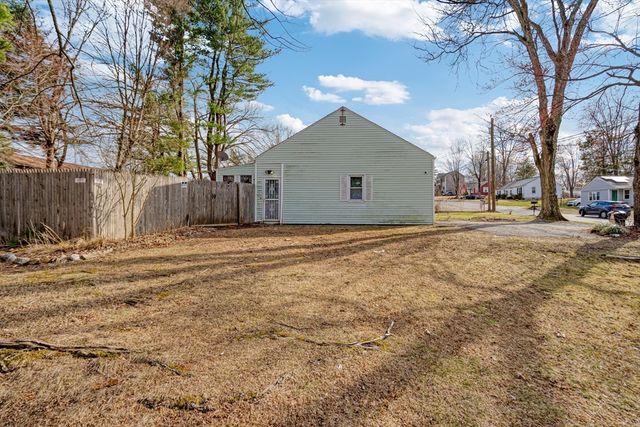 5 Kerry Dr, Springfield, MA 01118