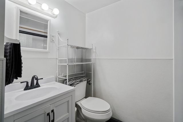 5 Kerry Dr, Springfield, MA 01118