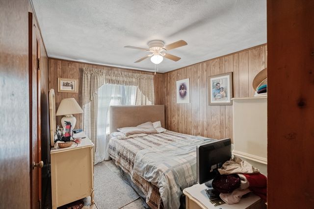 5 Kerry Dr, Springfield, MA 01118