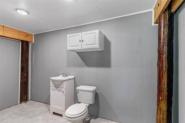 603 Shady Glen Drive, Anahuac, TX 77514