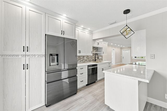 450 SW 1st St, Boca Raton, FL 33432
