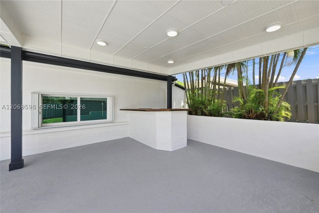 450 SW 1st St, Boca Raton, FL 33432