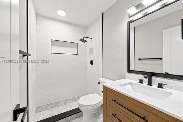 450 SW 1st St, Boca Raton, FL 33432