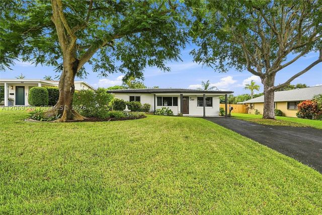 450 SW 1st St, Boca Raton, FL 33432