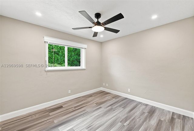 450 SW 1st St, Boca Raton, FL 33432