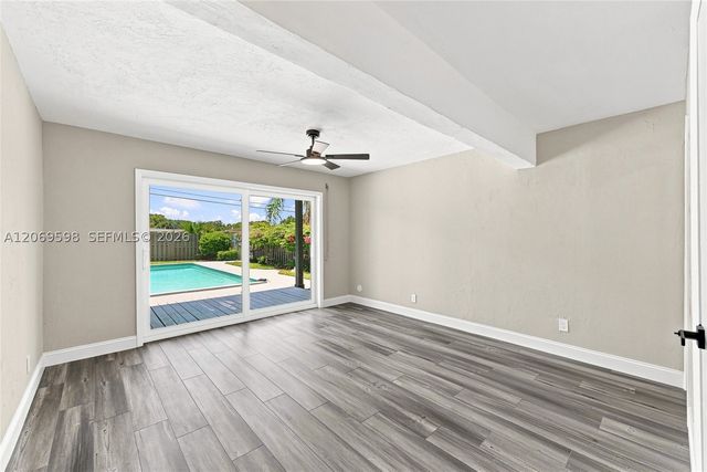 450 SW 1st St, Boca Raton, FL 33432
