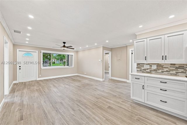 450 SW 1st St, Boca Raton, FL 33432