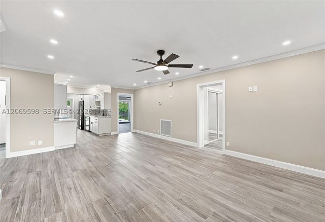 450 SW 1st St, Boca Raton, FL 33432