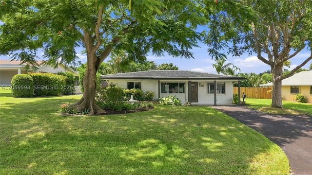 450 SW 1st St, Boca Raton, FL 33432