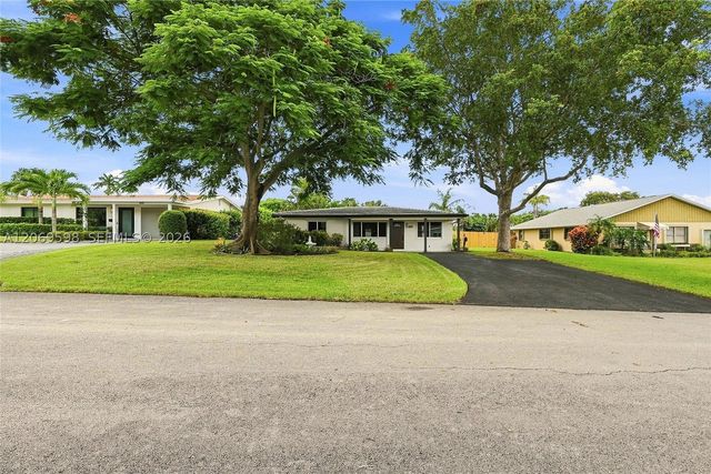 450 SW 1st St, Boca Raton, FL 33432